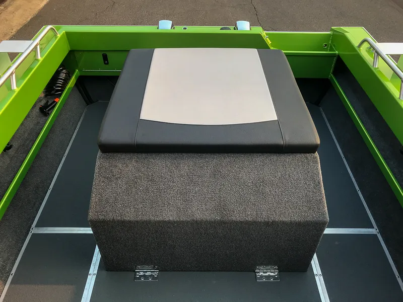 Slide: The Image of North River 21' Commander 2026 - 15