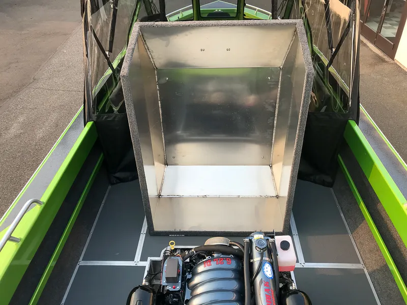 Slide: The Image of North River 21' Commander 2026 - 18