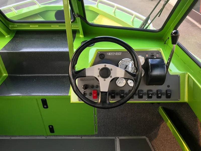 Slide: The Image of North River 21' Commander 2026 - 9