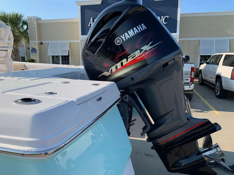 Slide: The Image of Robalo 246 Cayman 2024 - 29