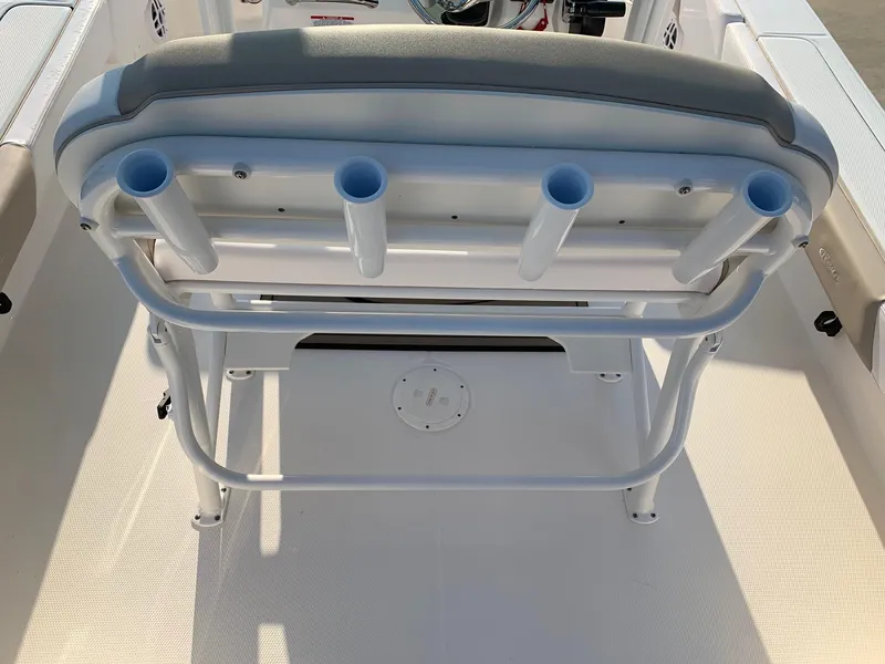 Slide: The Image of Robalo 246 Cayman 2024 - 13