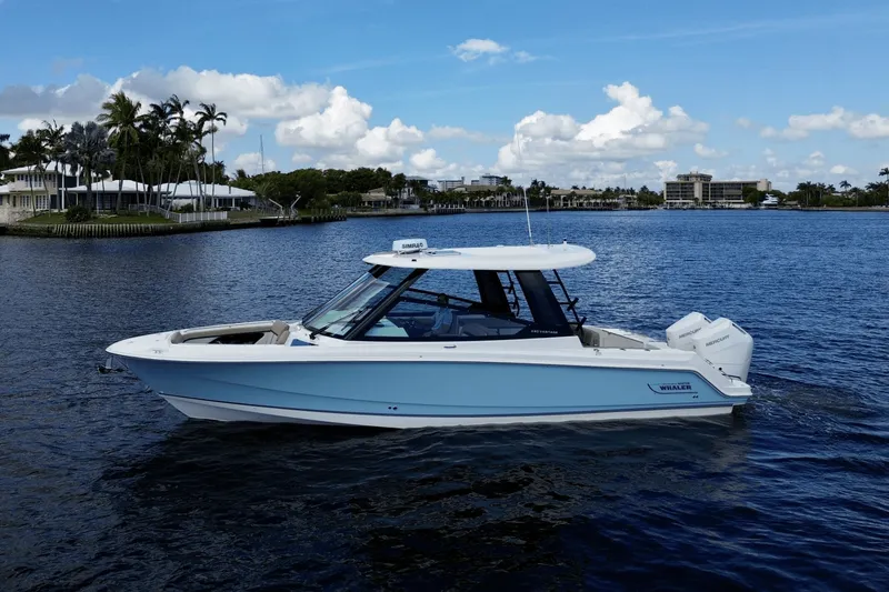 Slide: The Image of Boston Whaler 330 Vantage 2026 - 1