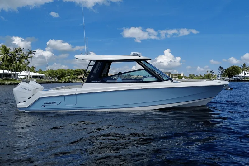 Slide: The Image of Boston Whaler 330 Vantage 2026 - 11