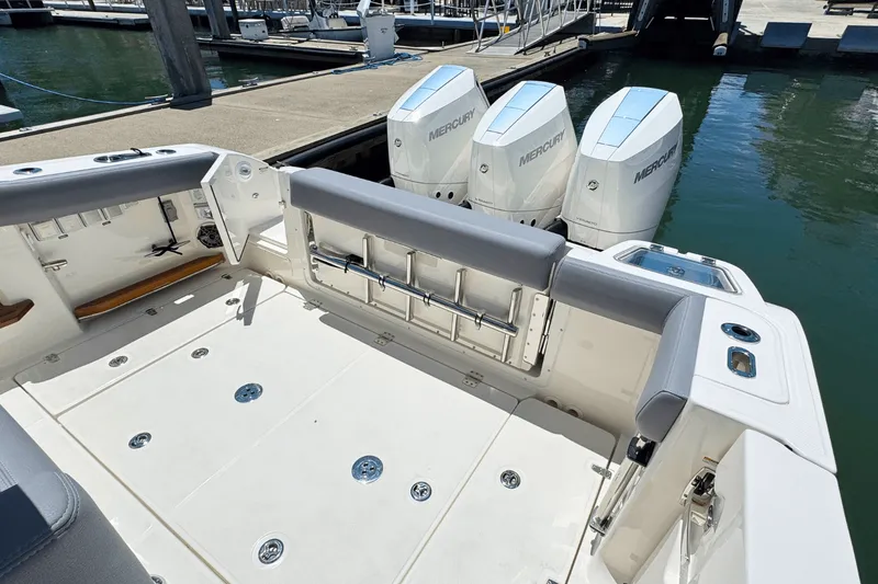 Slide: The Image of Boston Whaler 350 Realm 2025 - 13