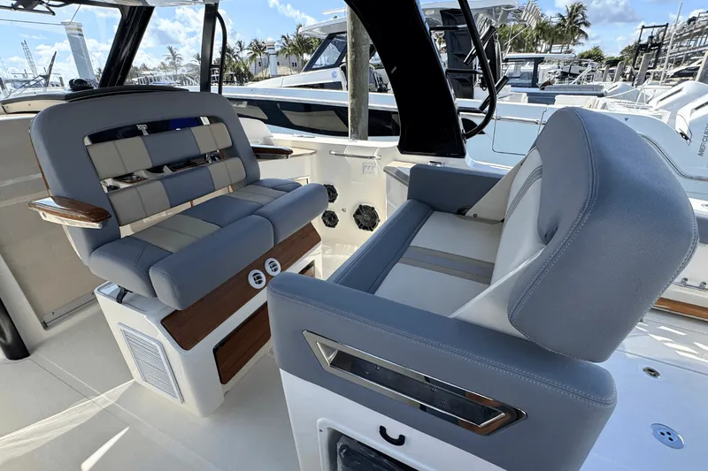 Slide: The Image of Boston Whaler 350 Realm 2025 - 17