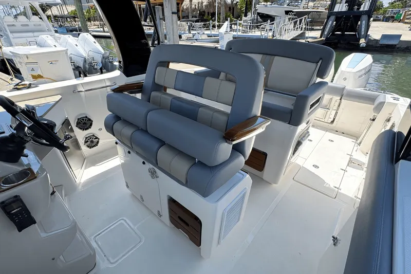 Slide: The Image of Boston Whaler 350 Realm 2025 - 22