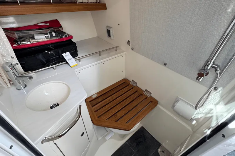 Slide: The Image of Boston Whaler 350 Realm 2025 - 30