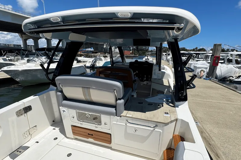 Slide: The Image of Boston Whaler 350 Realm 2025 - 6