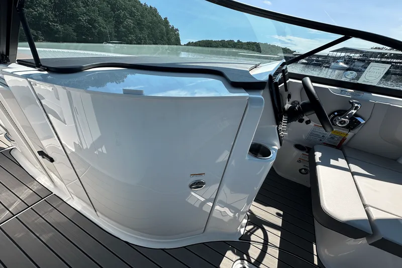 Slide: The Image of Sea Ray SDX 230 Surf 2026 - 20