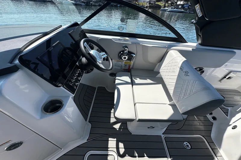 Slide: The Image of Sea Ray SDX 230 Surf 2026 - 22