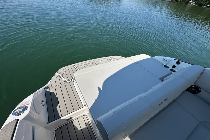 Slide: The Image of Sea Ray SDX 230 Surf 2026 - 28