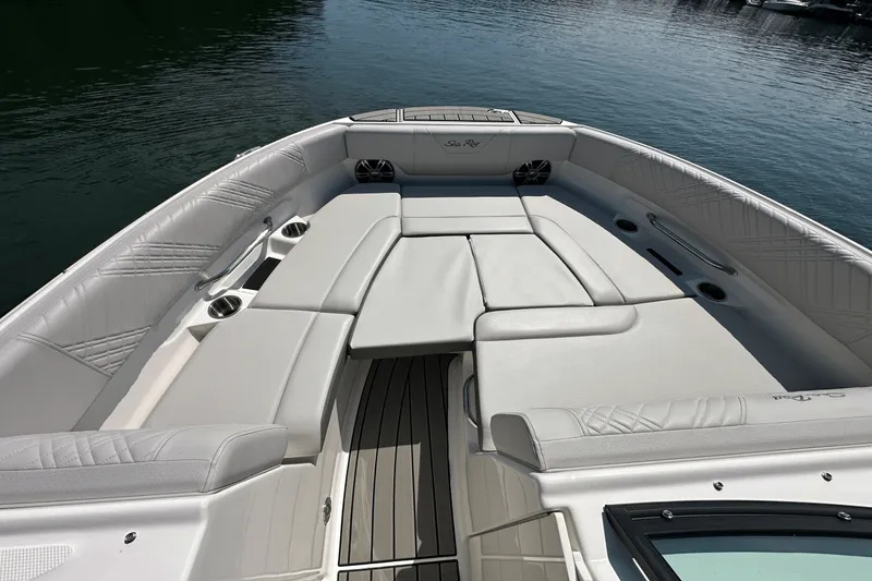 Slide: The Image of Sea Ray SDX 230 Surf 2026 - 31