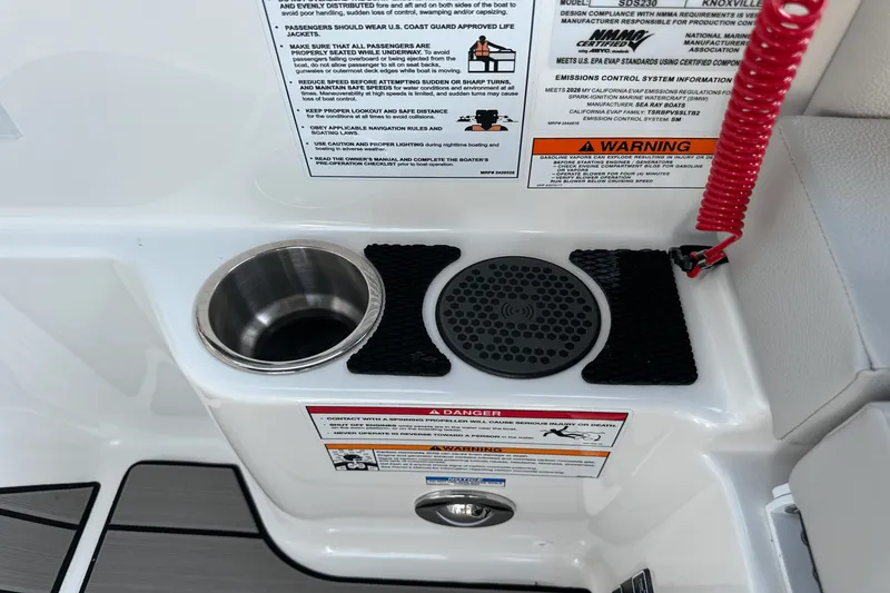 Slide: The Image of Sea Ray SDX 230 Surf 2026 - 35