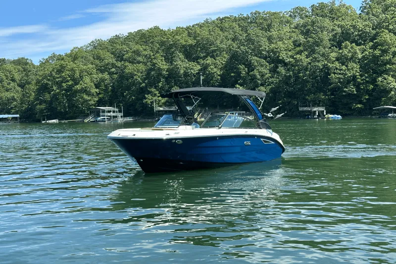 Slide: The Image of Sea Ray SDX 230 Surf 2026 - 4