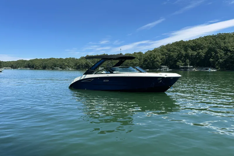 Slide: The Image of Sea Ray SDX 230 Surf 2026 - 8