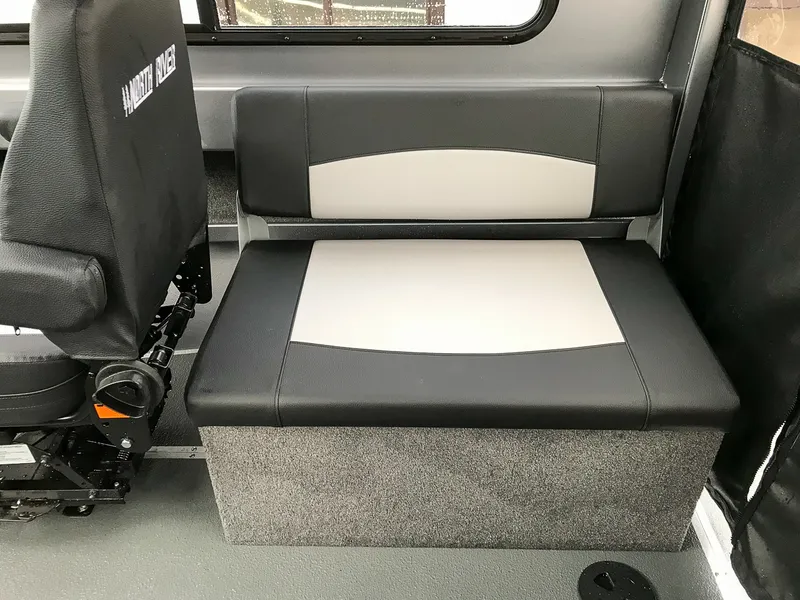 Slide: The Image of North River 25 Seahawk Fastback 2026 - 13