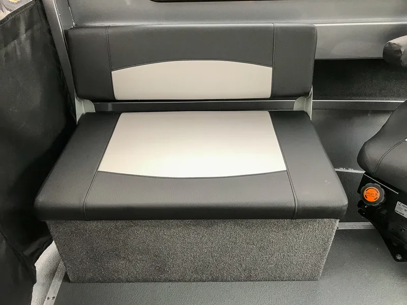 Slide: The Image of North River 25 Seahawk Fastback 2026 - 14