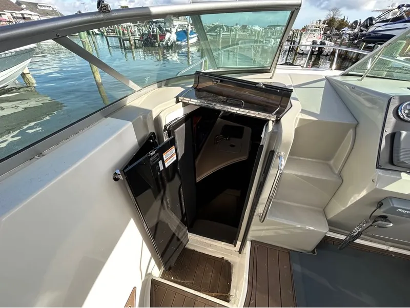 Slide: The Image of Sea Ray 280 SUNDANCER 2015 - 12