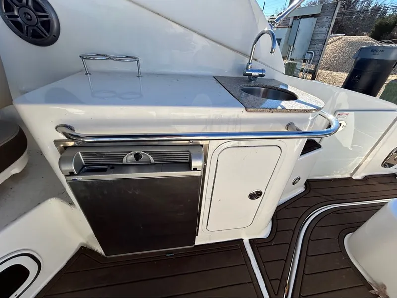 Slide: The Image of Sea Ray 280 SUNDANCER 2015 - 11