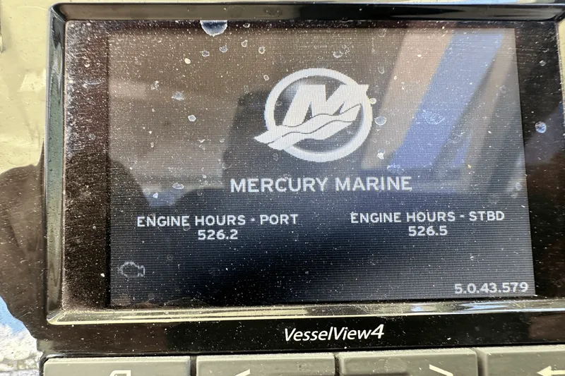 Slide: The Image of Boston Whaler 320 VANTAGE 2016 - 13