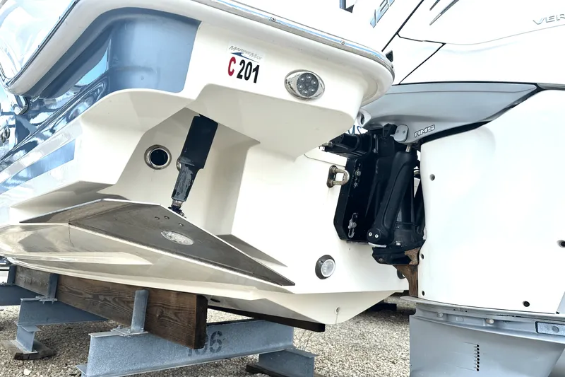 Slide: The Image of Boston Whaler 320 VANTAGE 2016 - 29