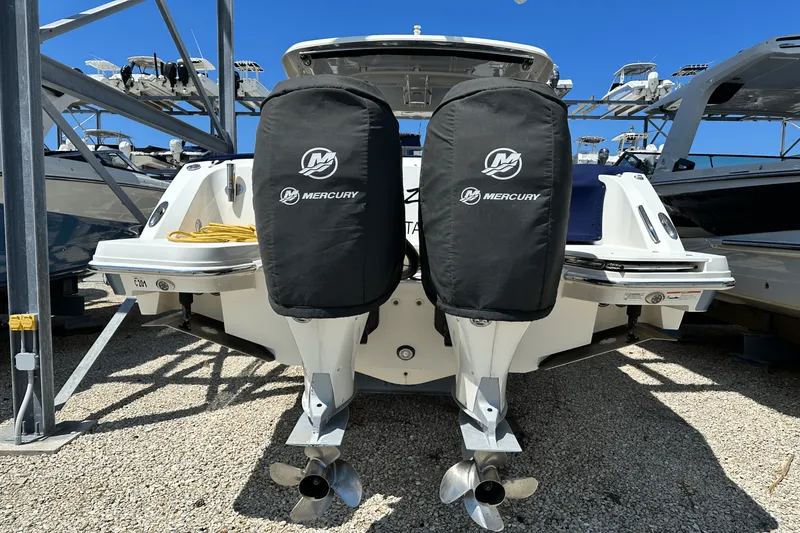 Slide: The Image of Boston Whaler 320 VANTAGE 2016 - 31