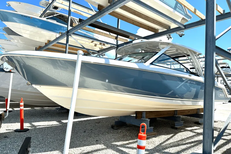 Slide: The Image of Boston Whaler 320 VANTAGE 2016 - 5