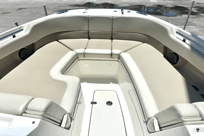 Slide: The Image of Boston Whaler 320 VANTAGE 2016 - 6