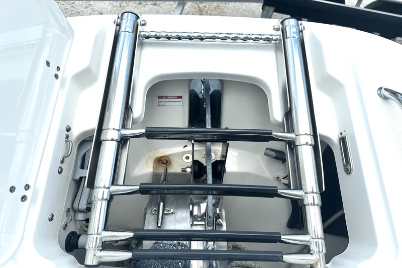 Slide: The Image of Boston Whaler 320 VANTAGE 2016 - 7