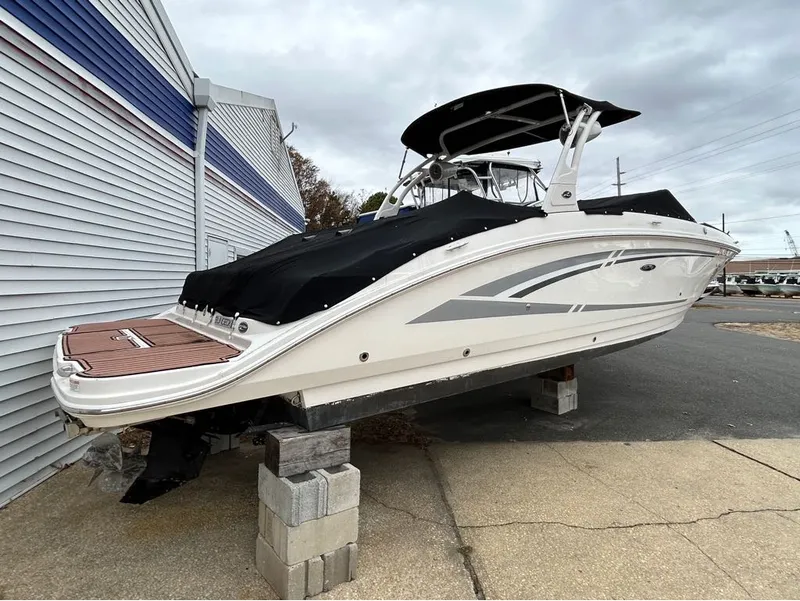 Slide: The Image of Sea Ray 27SD 2016 - 4