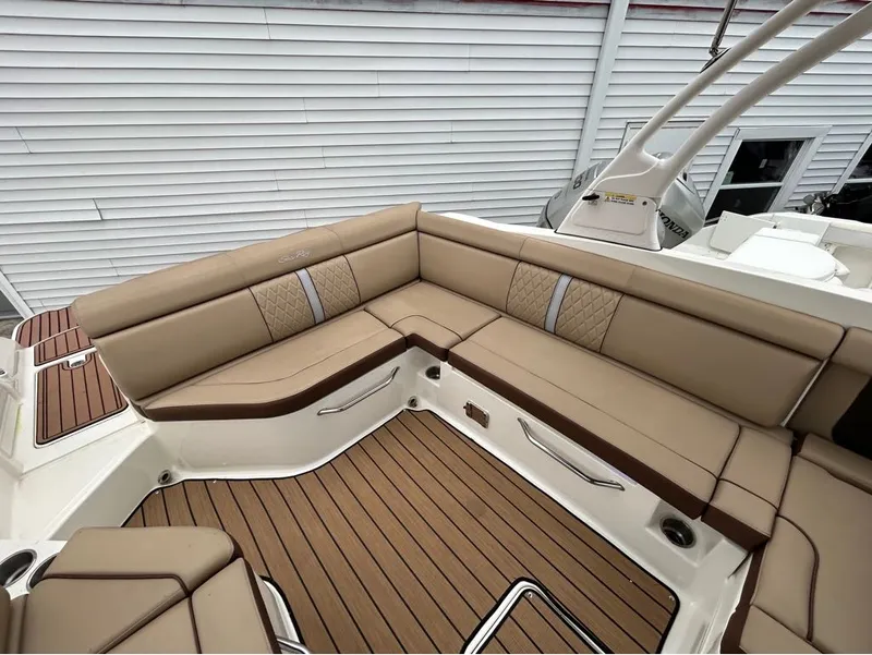 Slide: The Image of Sea Ray 27SD 2016 - 9