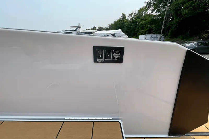 Slide: The Image of Aviara AV36 2022 - 10