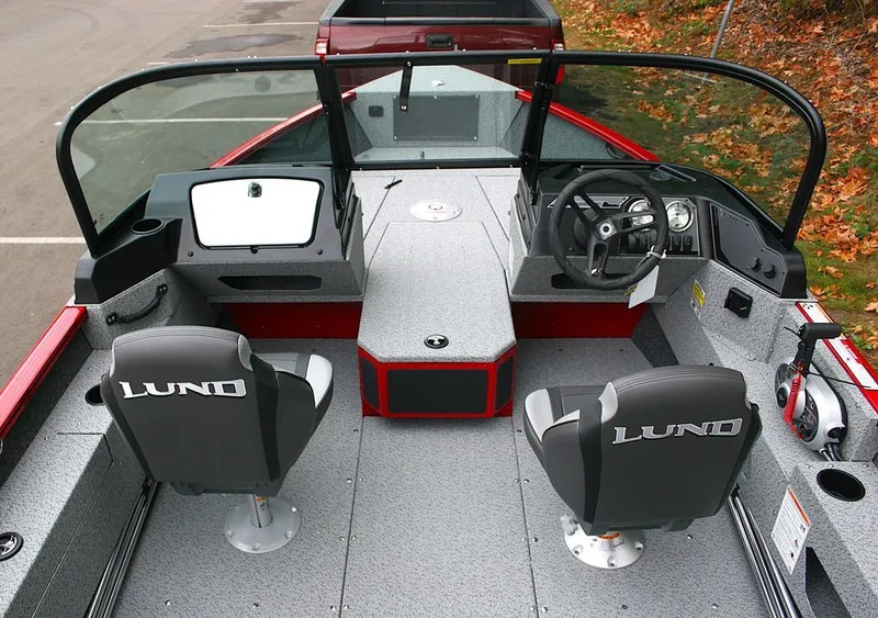 Slide: The Image of Lund 1675 Adventure Sport 2026 - 4