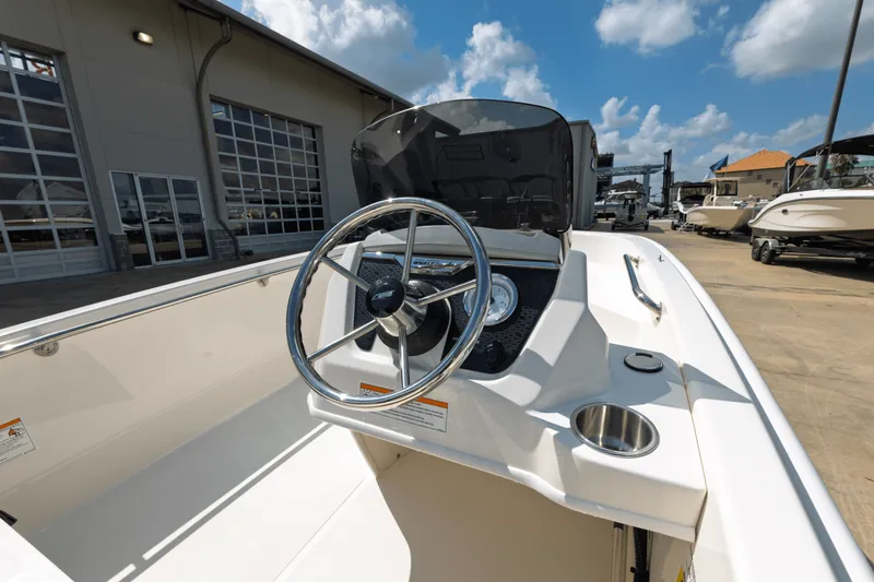 Slide: The Image of Boston Whaler 130 Super Sport 2026 - 10