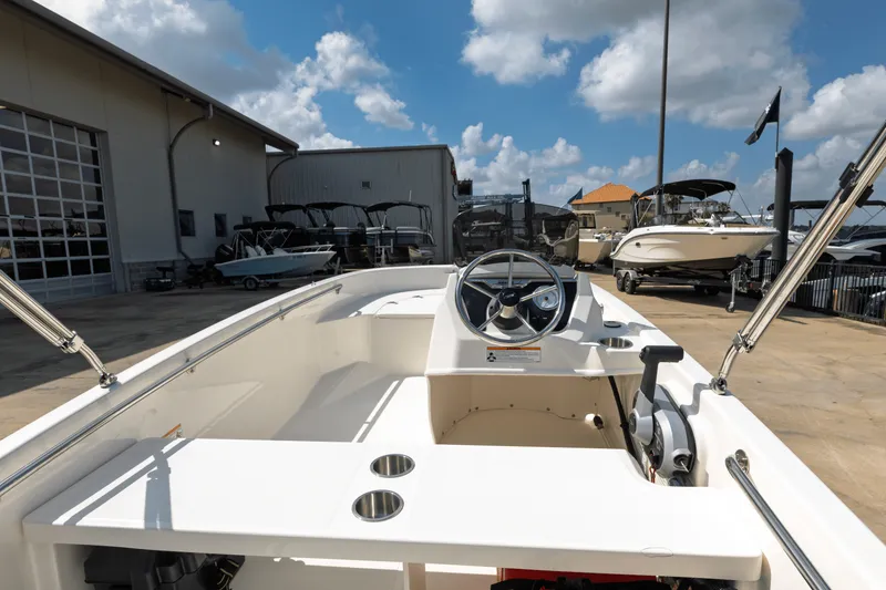 Slide: The Image of Boston Whaler 130 Super Sport 2026 - 7