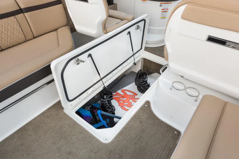 Slide: The Image of Sea Ray 280 SLX 2016 - 24