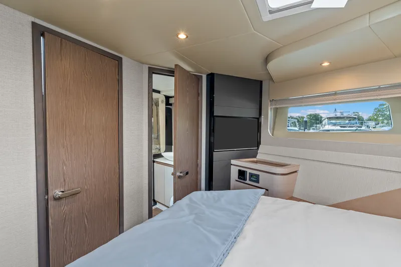 Slide: The Image of Cruisers 50 FLY 2027 - 31