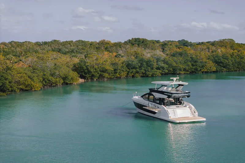 Slide: The Image of Cruisers 57 FLY 2027 - 10