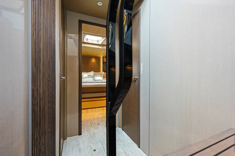 Slide: The Image of Cruisers 57 FLY 2027 - 31