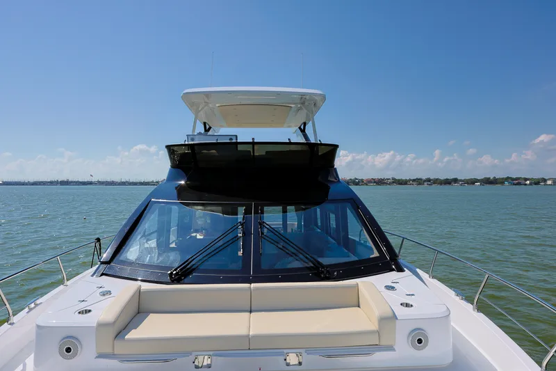 Slide: The Image of Cruisers 57 FLY 2027 - 6