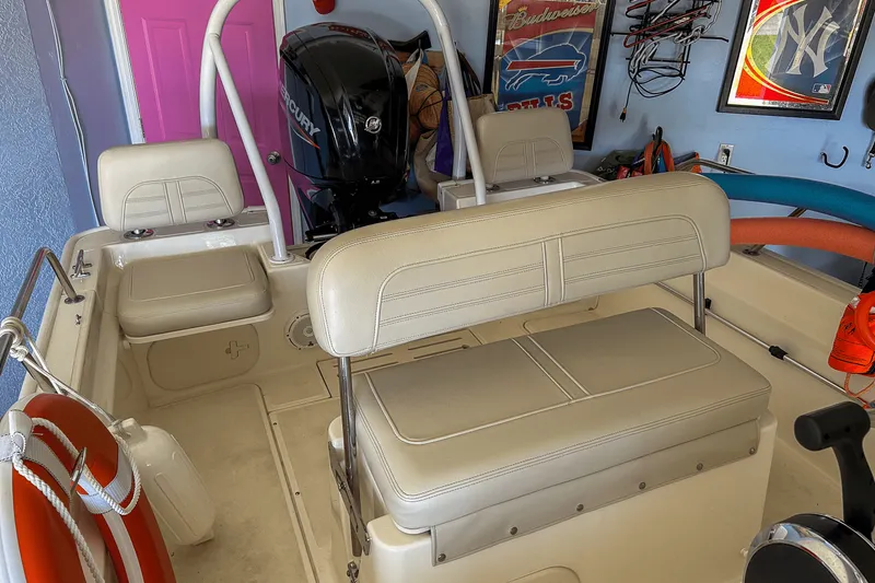 Slide: The Image of Boston Whaler 170 MONTAUK 2021 - 12