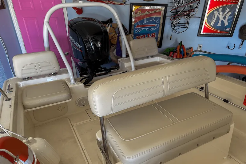 Slide: The Image of Boston Whaler 170 MONTAUK 2021 - 15