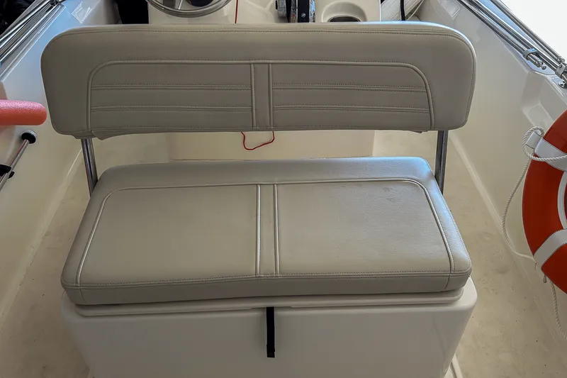 Slide: The Image of Boston Whaler 170 MONTAUK 2021 - 16