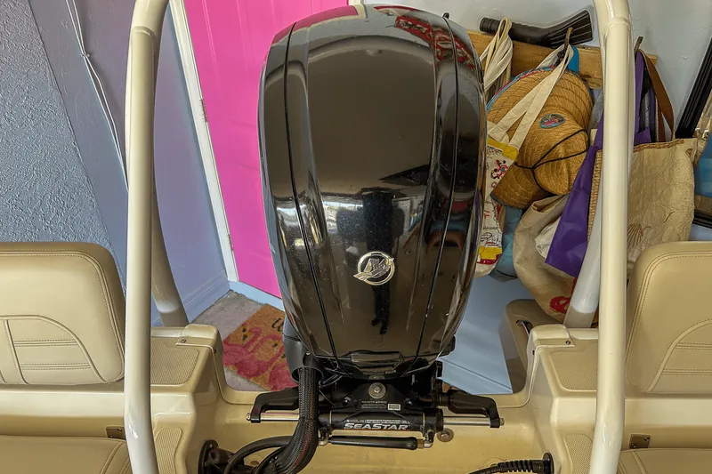 Slide: The Image of Boston Whaler 170 MONTAUK 2021 - 19