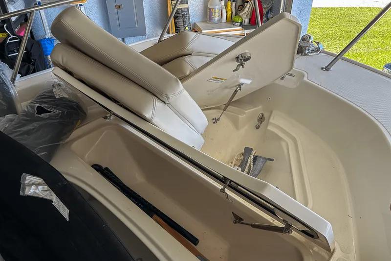 Slide: The Image of Boston Whaler 170 MONTAUK 2021 - 22