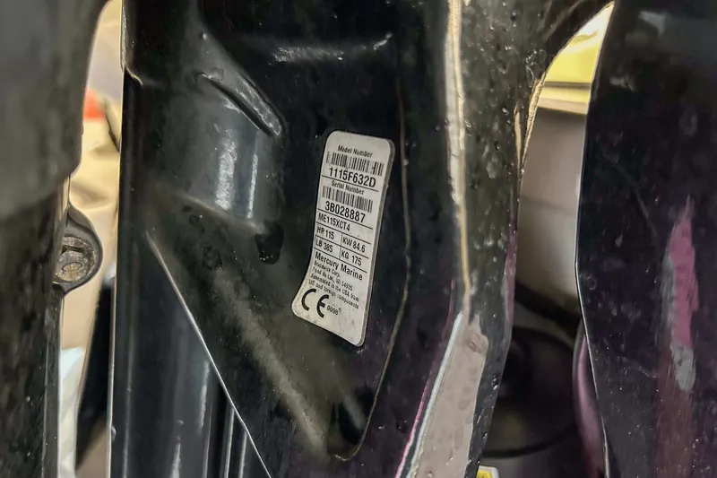 Slide: The Image of Boston Whaler 170 MONTAUK 2021 - 25