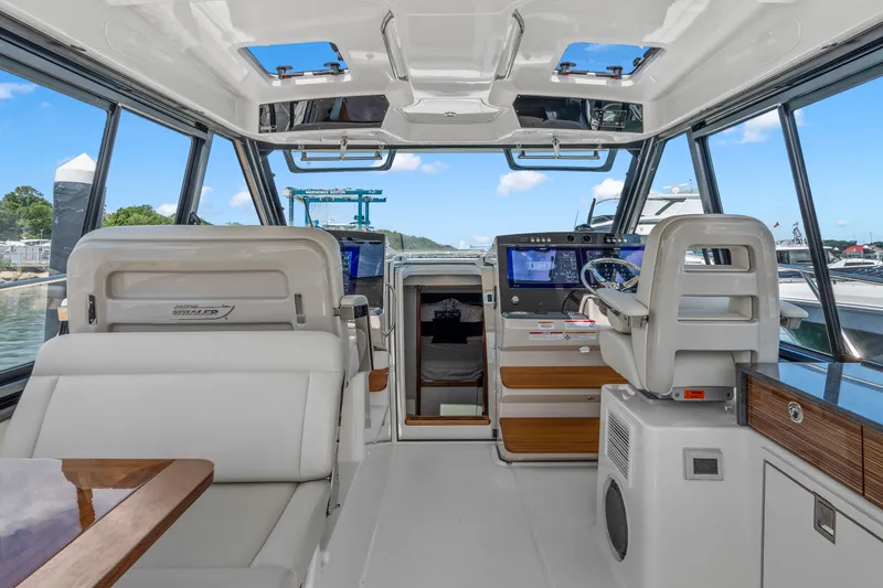 Slide: The Image of Boston Whaler 405 Conquest 2025 - 26