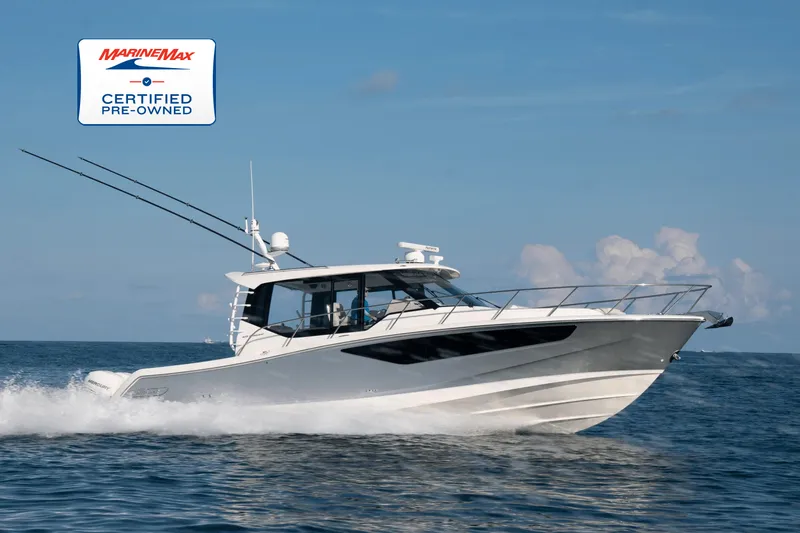 The Image of Boston Whaler 405 Conquest 2025 - 0