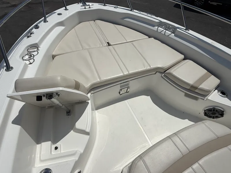 The Image of Boston Whaler 25 DAUNTLESS 2024 - 23