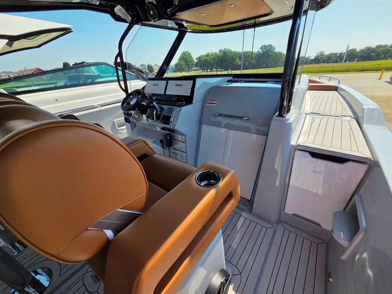 Slide: The Image of Cruisers 38 VTR 2027 - 20